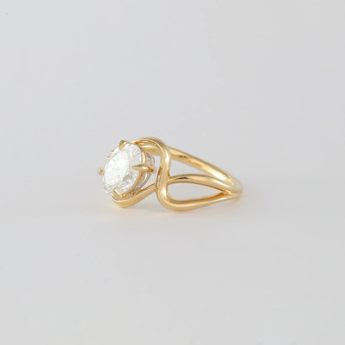 2 Ct Oval Cut Moissanite Engagement Ring